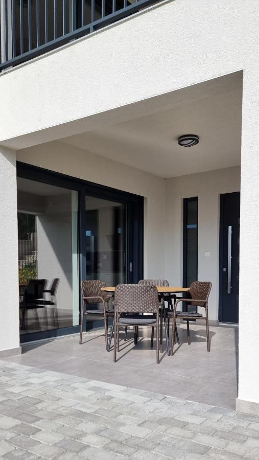 Seabreeze Luxury Apartments Njivice Ngoại thất bức ảnh